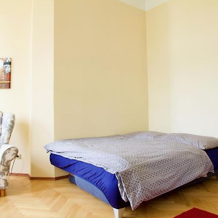 Ubytovani 1204 Na Ulici Krale Jiriho Apartment Karlovy Vary Luaran gambar