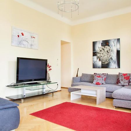 Ubytovani 1204 Na Ulici Krale Jiriho Apartment Karlovy Vary Luaran gambar