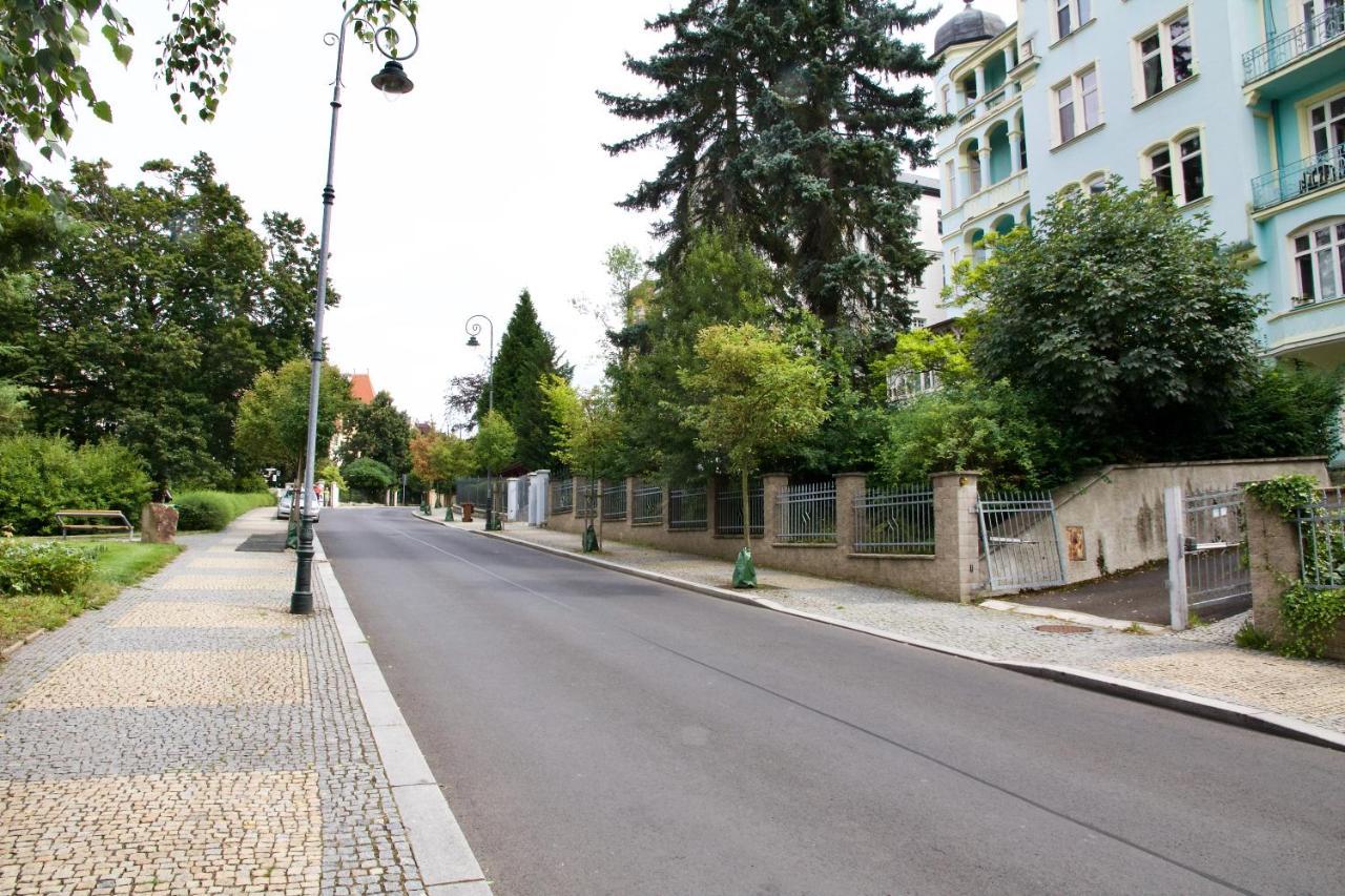 Ubytovani 1204 Na Ulici Krale Jiriho Apartment Karlovy Vary Luaran gambar